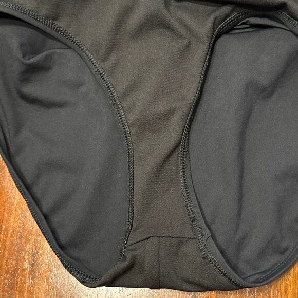 Liz Claiborne Black Ruched One Piece Swimsuit Women’s US 14 - Picture 9 of 9